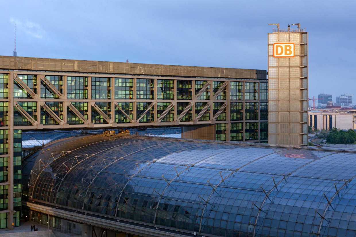 Die Deutsche Bahn in Berlin und Brandenburg Deutsche Bahn AG