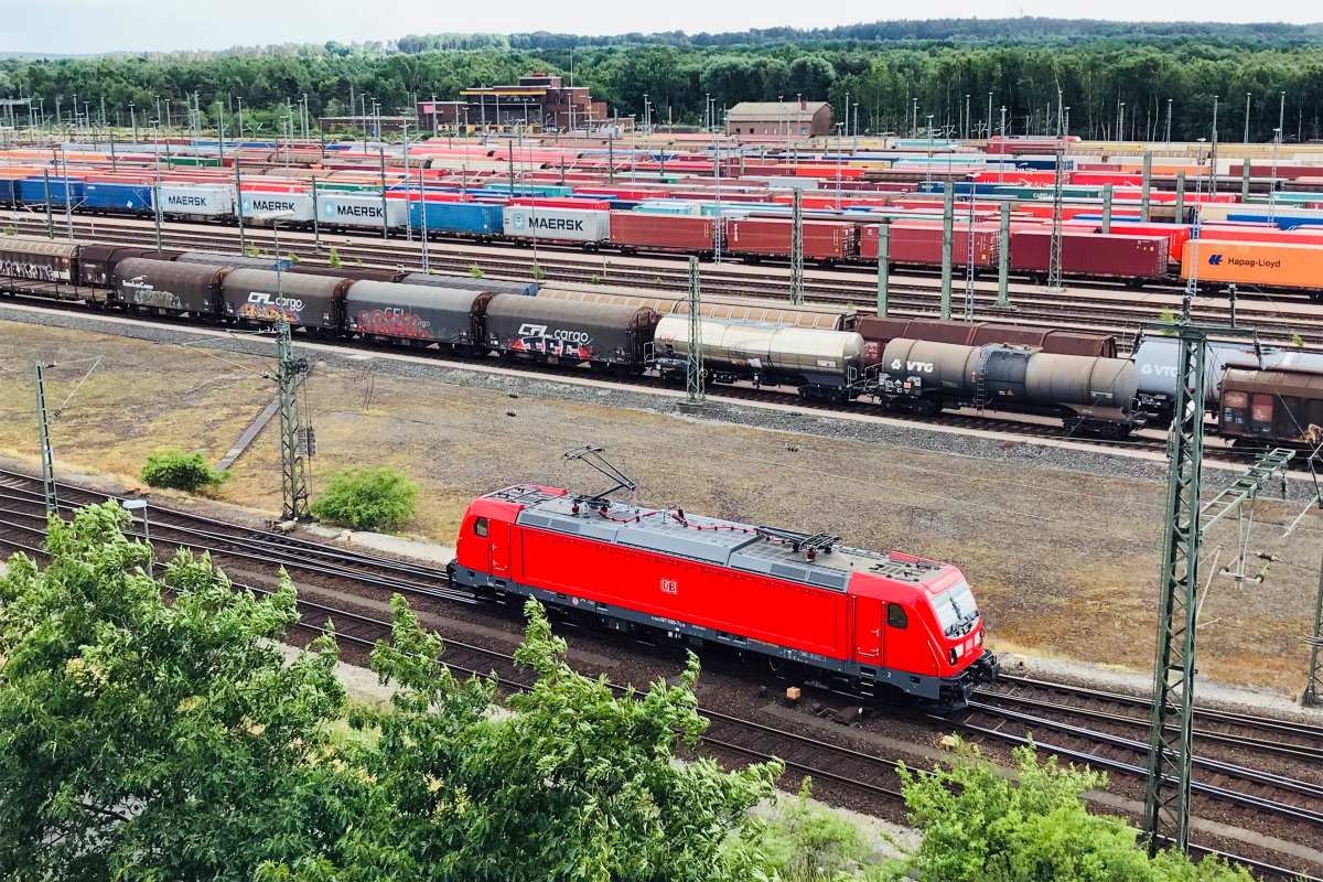 Beschlüsse des stärken die Eisenbahn in