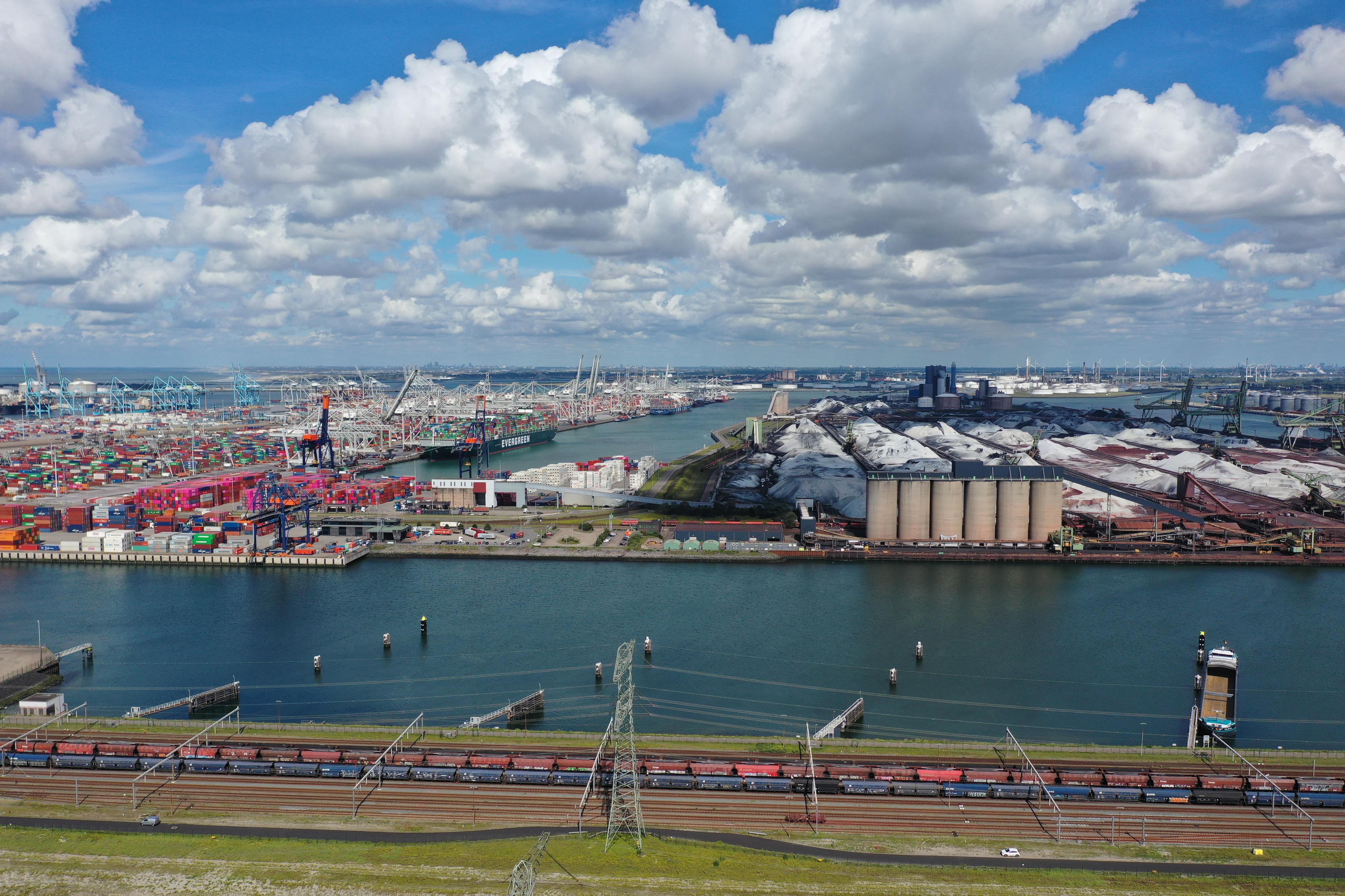 DB Cargo verbindet Häfen Rotterdam und Antwerpen mit