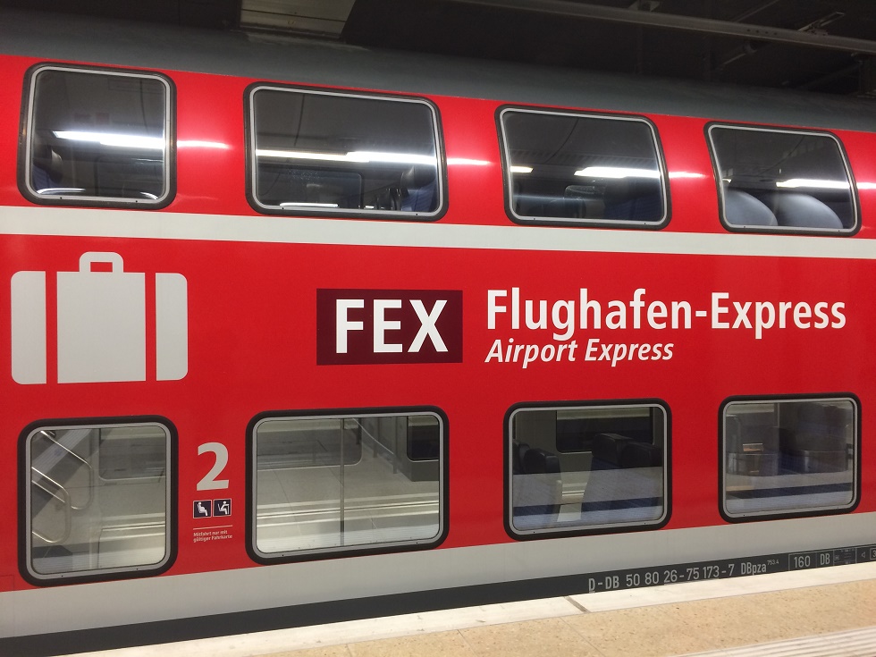 Der neue FlughafenExpress FEX startet Deutsche Bahn AG