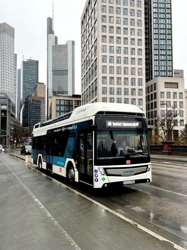 Umweltfreundlich unterwegs im Wasserstoffbus DB Regio Bus