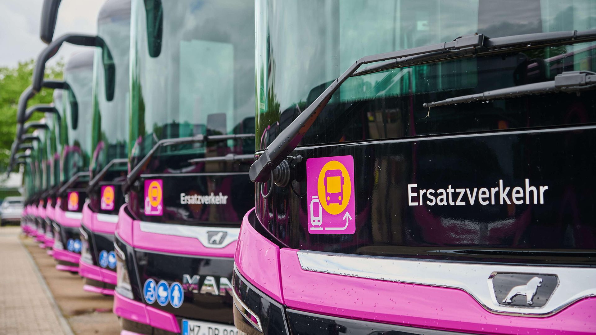 Bus des DB Ersatzverkehr bei Bauarbeiten