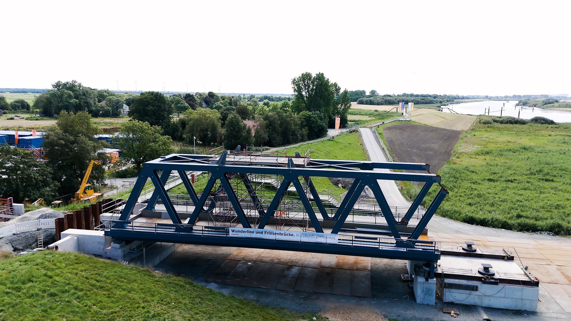 Erstes Brückenteil der Zweifeldbrücke