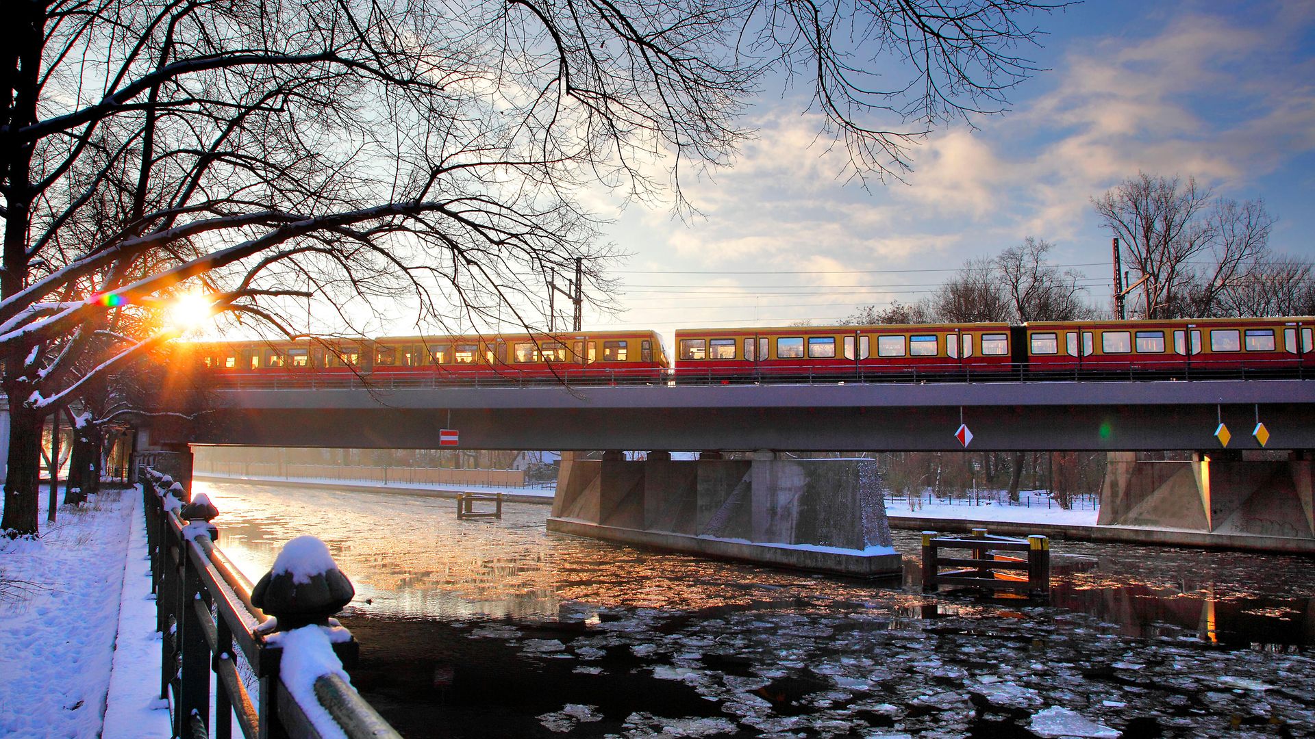 2010 - Winterlicher Sonnenaufgang an der Spree