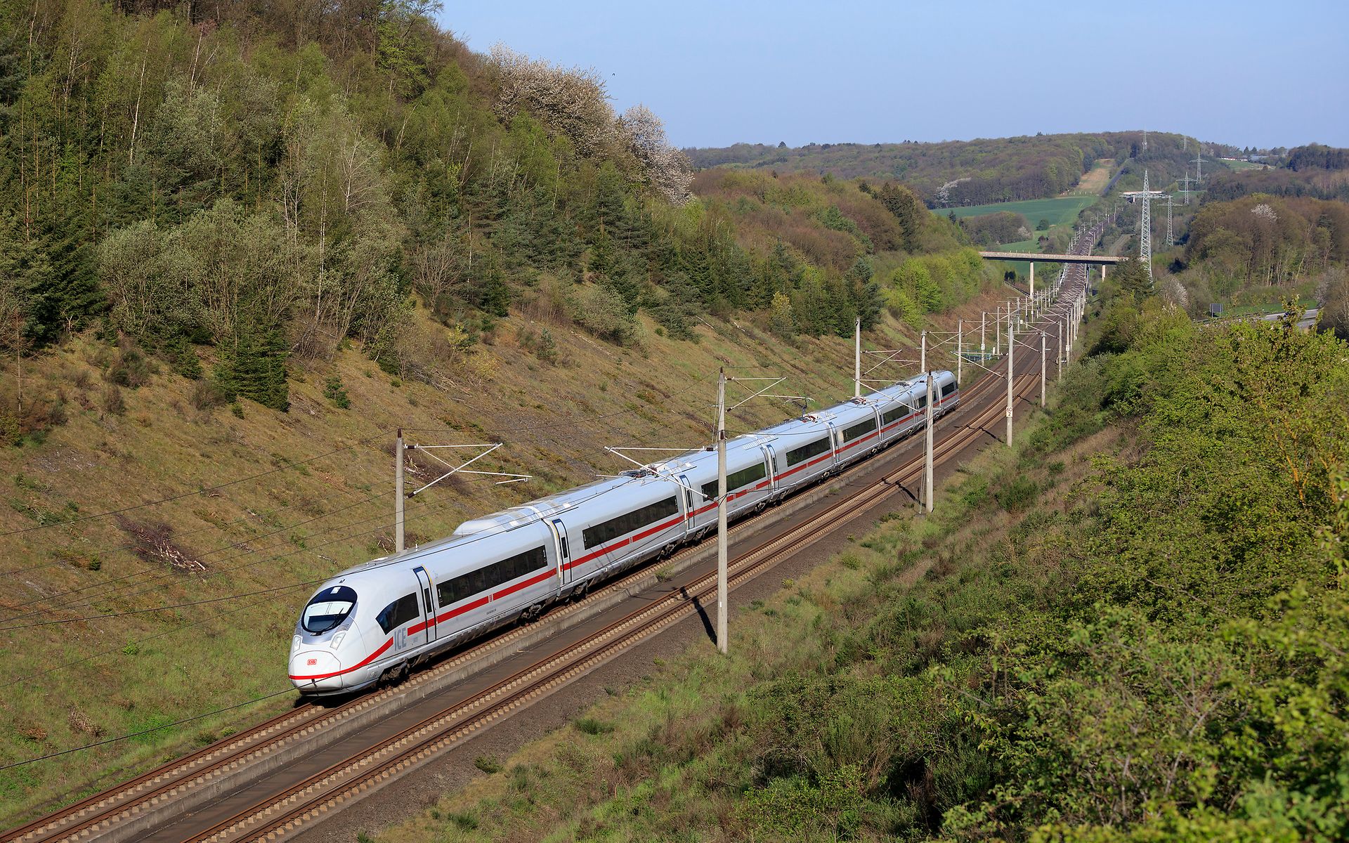 Symbolbild ICE auf freier Strecke (Foto: DB AG / Georg Wagner)