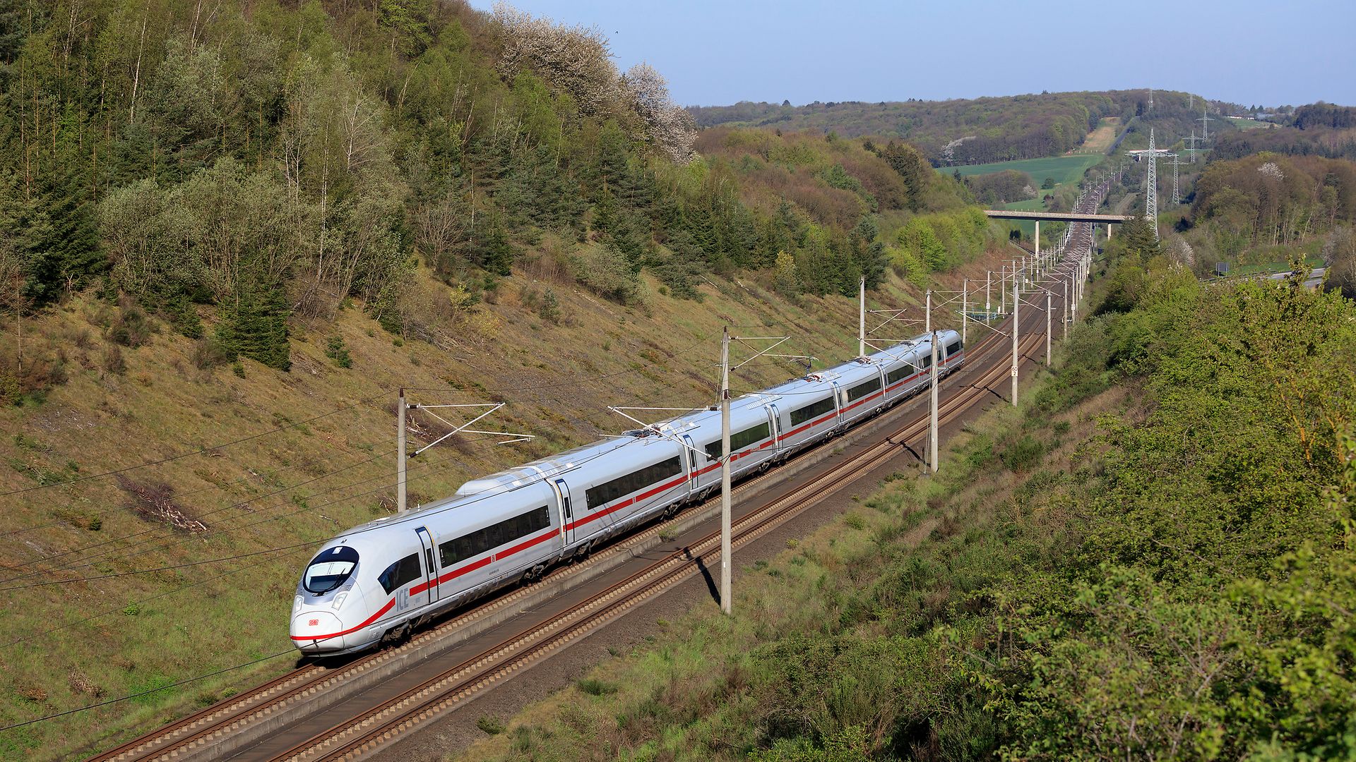 Symbolbild ICE auf freier Strecke (Foto: DB AG / Georg Wagner)