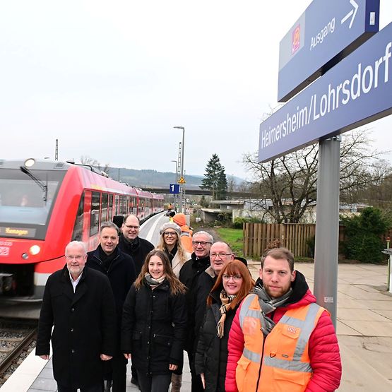 Stakeholder bei der Eröffnung des Bahnhofes Heimersheim/Lorsdorf