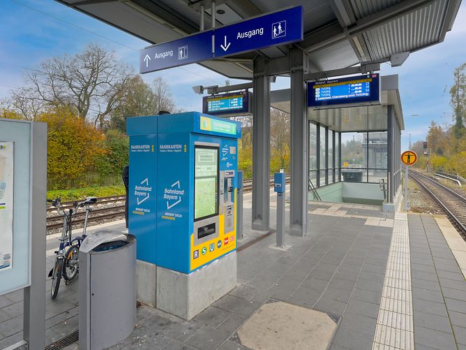 Der Zukunftsbahnhof Stockdorf in Bayern ist einer der ersten Bahnhöfe, die von dem WLAN-Ausbau profitieren. 