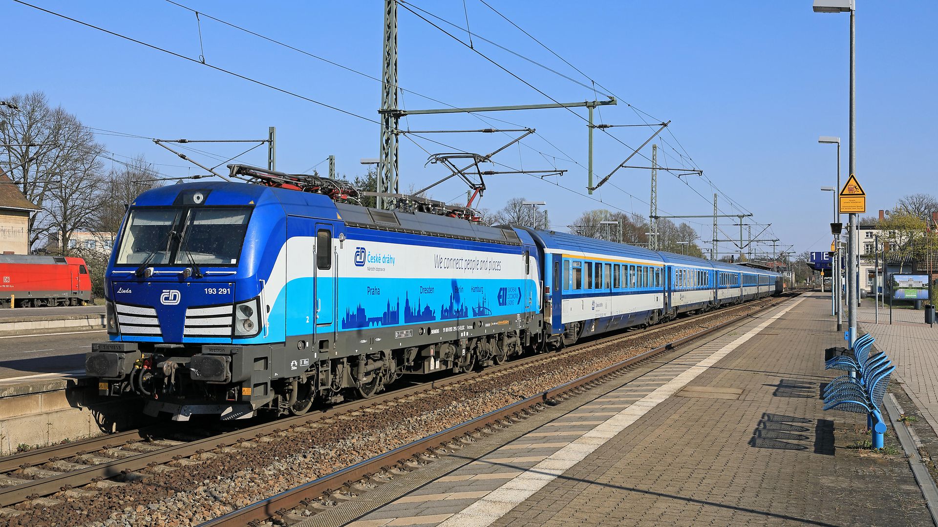 Eine Ellok der Baureihe 193 im Bahnhof Ludwigslust