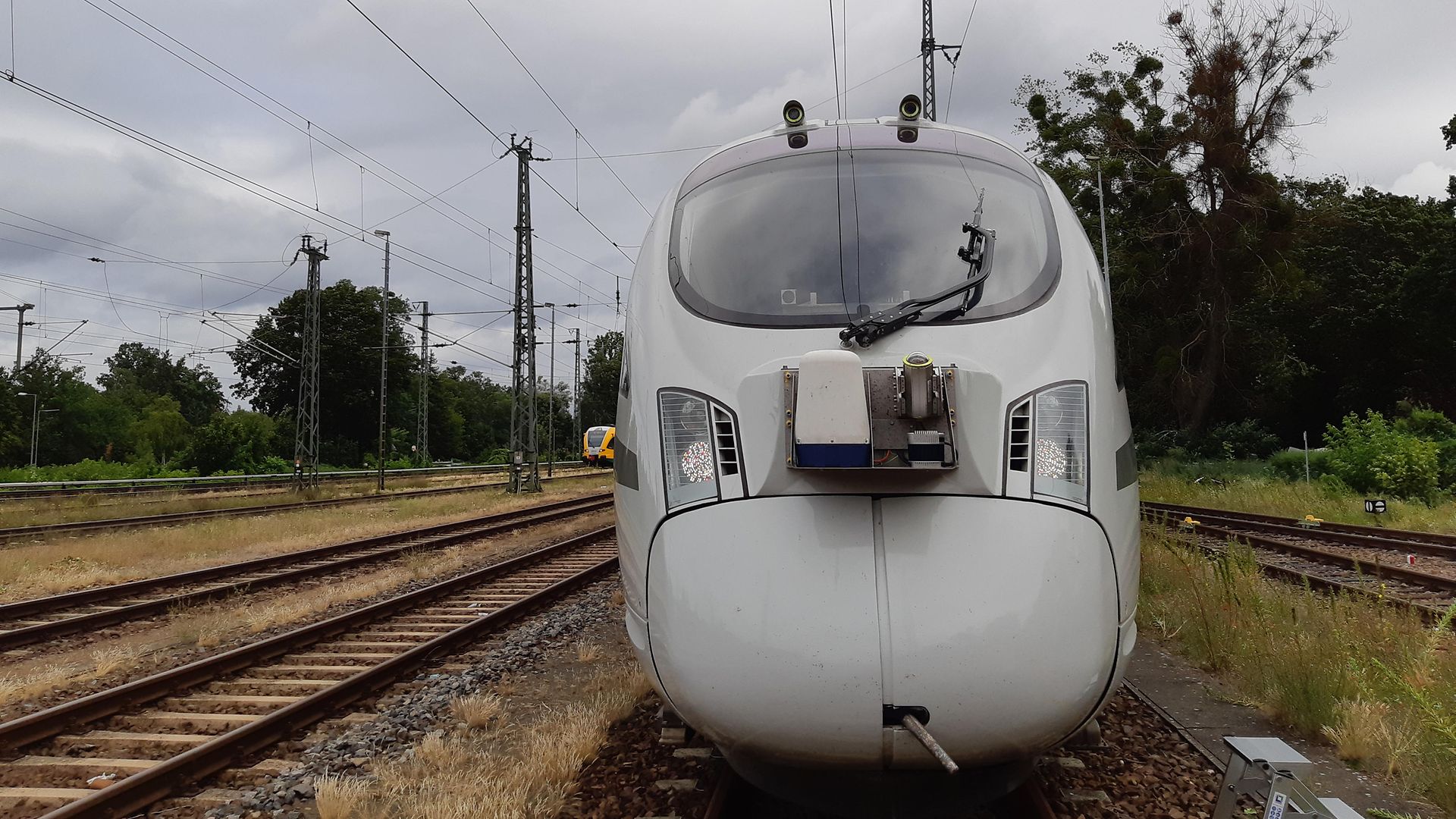 Sensor-Setup zur Umfeldwahrnehmung an der Zugfront