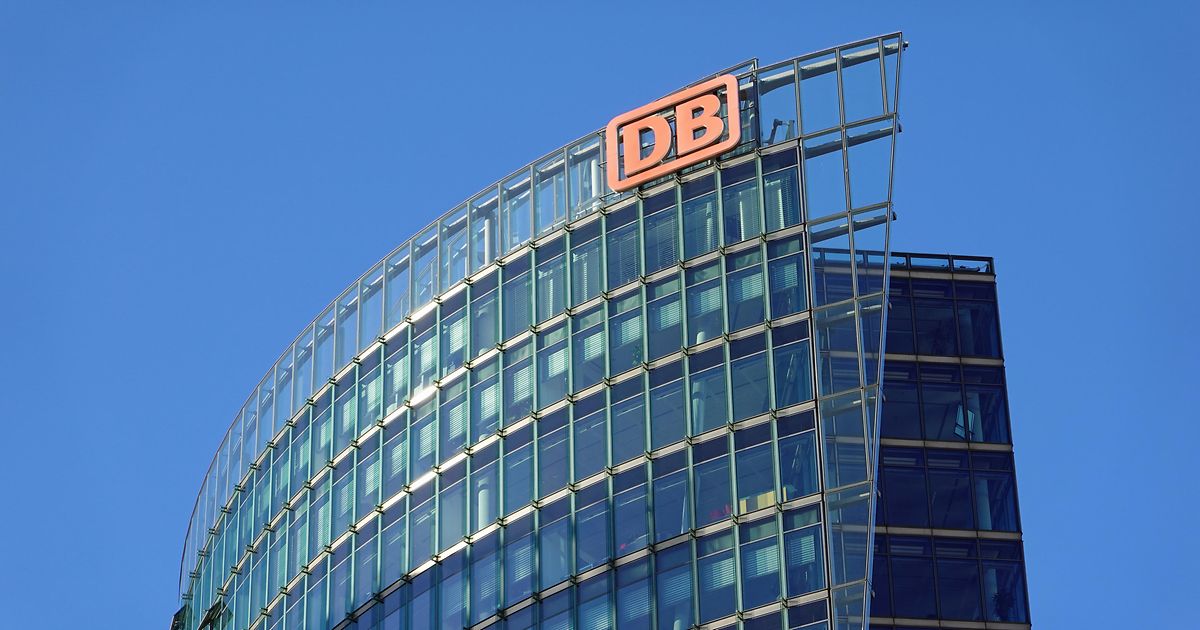 DB Supervisory Board decides to prepare for sale of DB Schenker